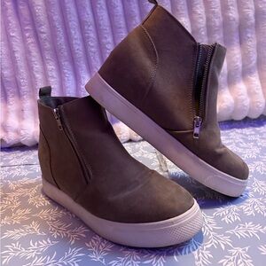 Time and Tru Men's Taupe High-Top Sneakers